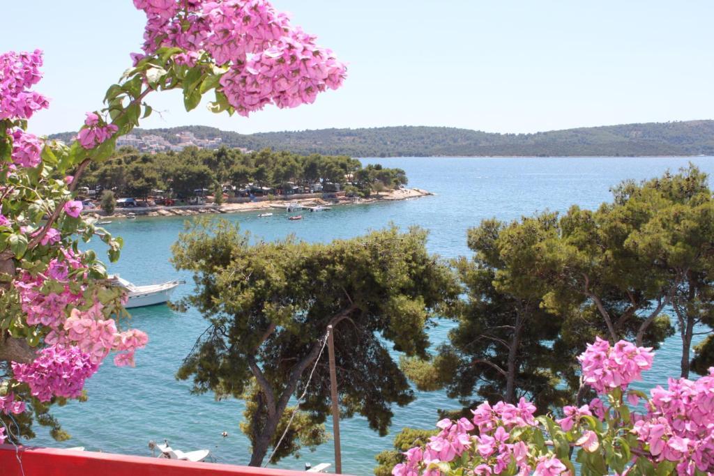 Apartments Ana Trogir Exterior foto